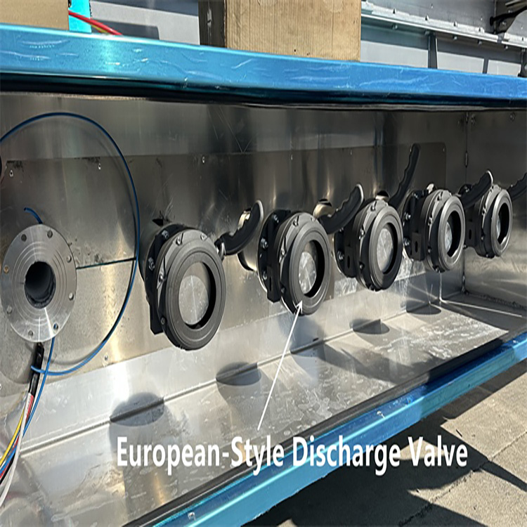 Fuel tanker trailer