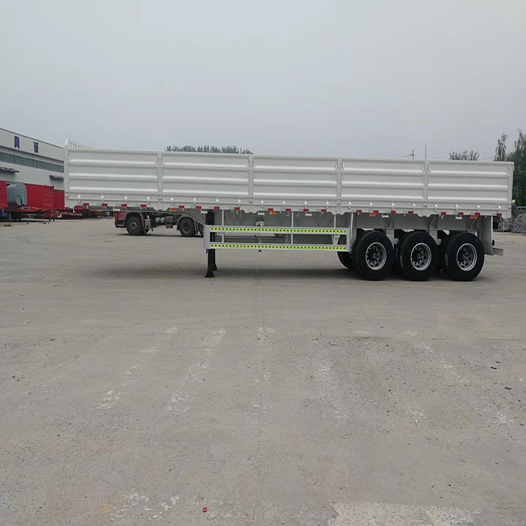 Tri axle semi trailer