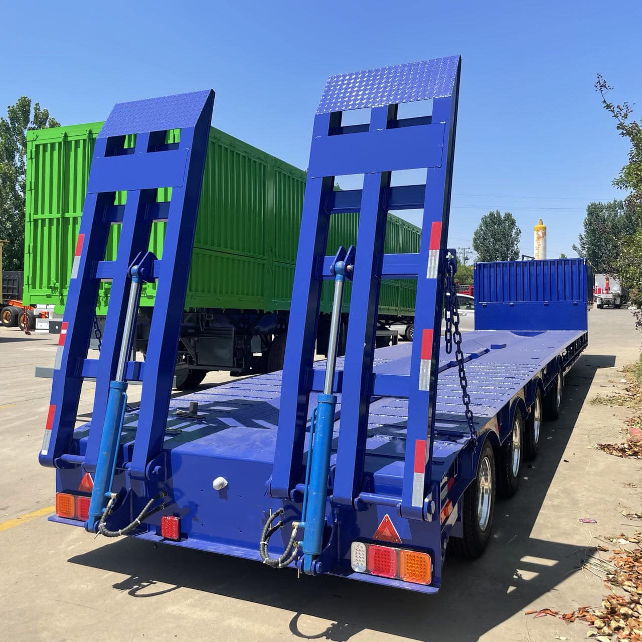 4 Axles 80T Low Bed Semi Trailer