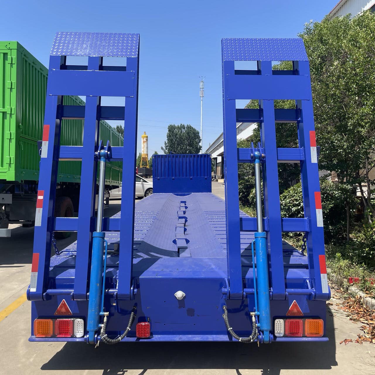 4 Axles 80T Low Bed Semi Trailer