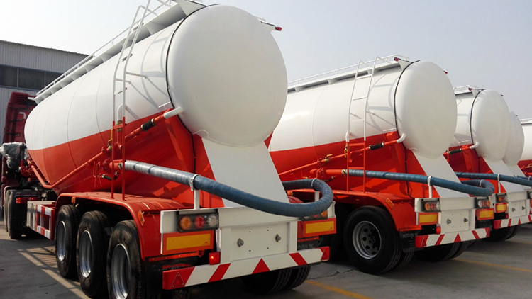 Bulk cement semi trailer