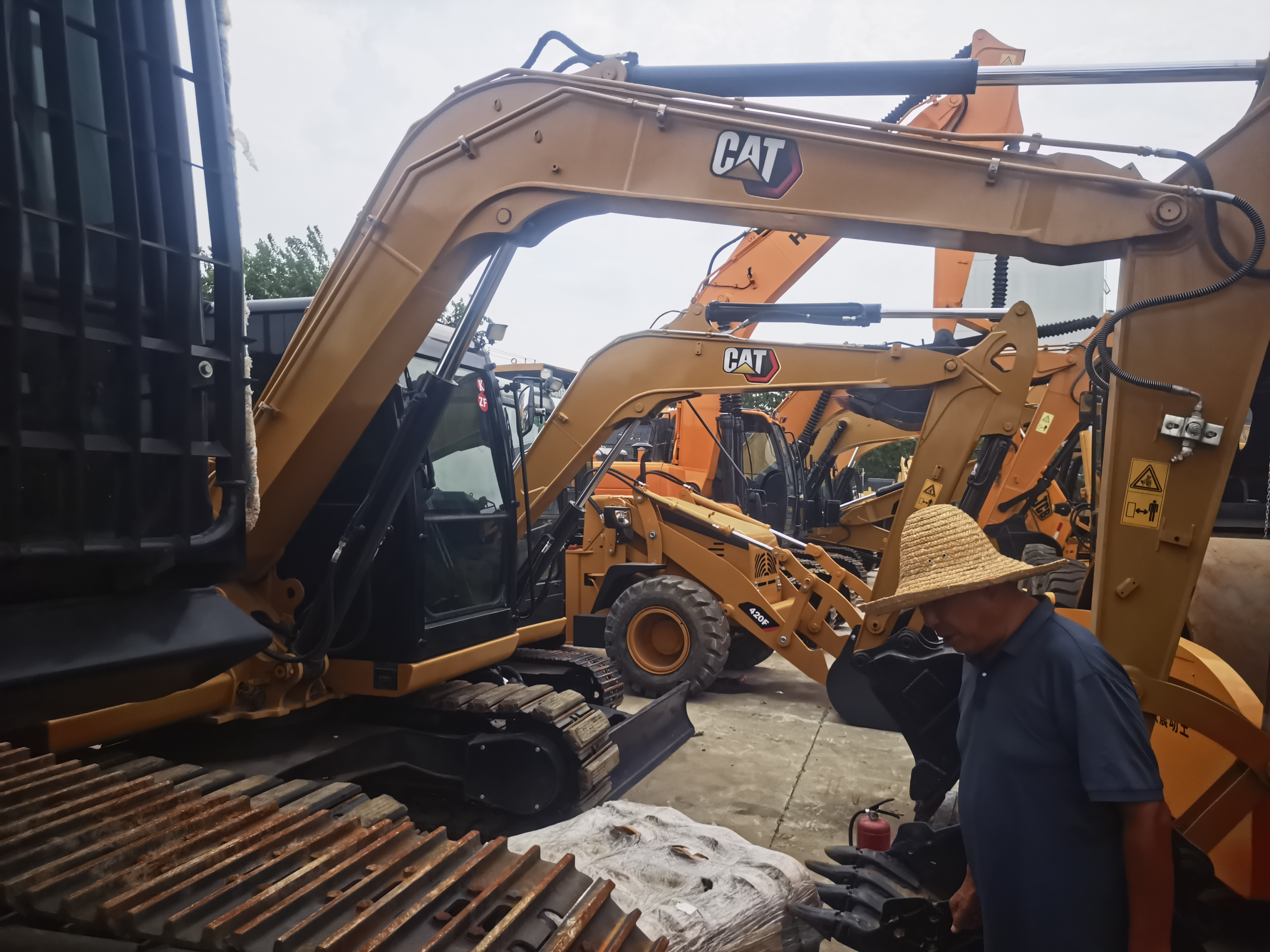 Used CAT 320 excavator