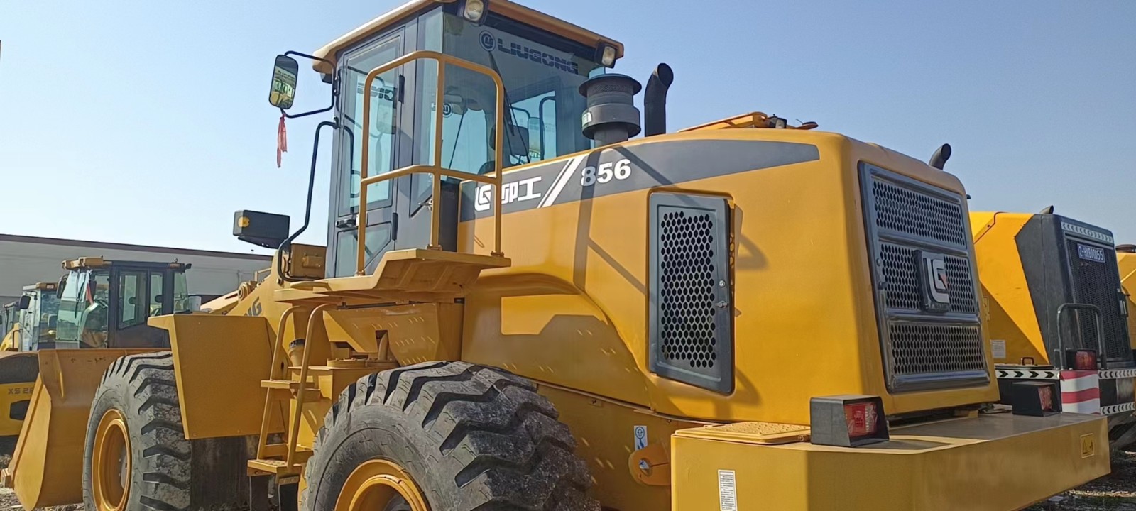 Used loader SHANTUI