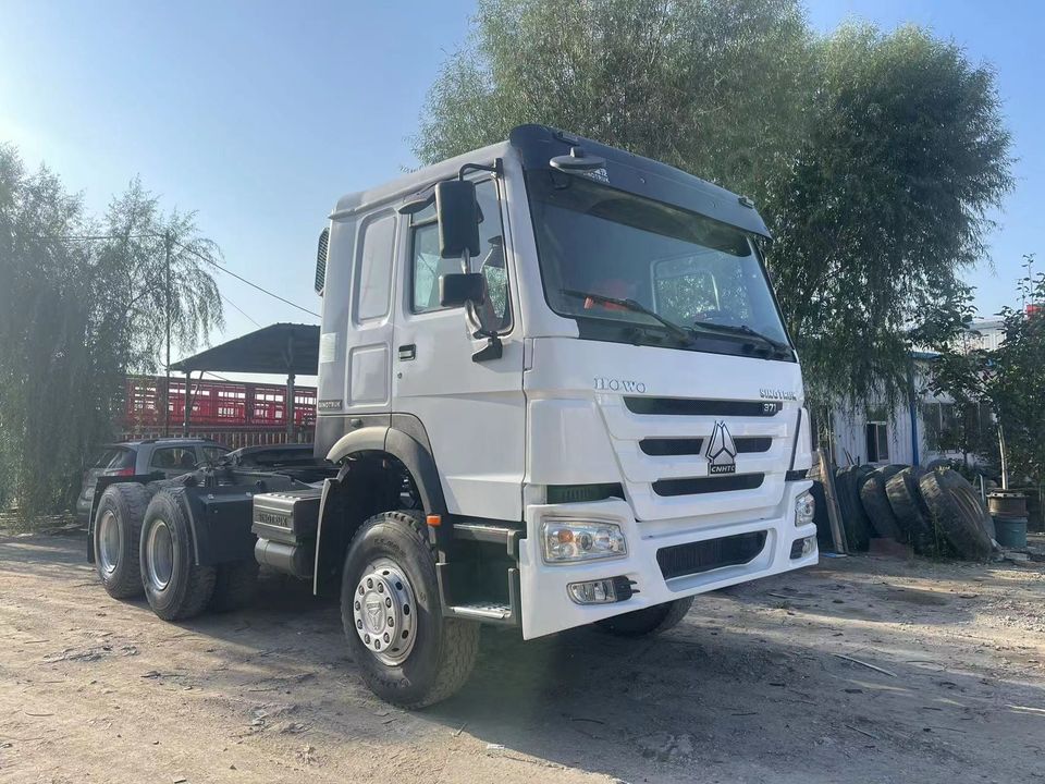 HOWO USED TRACTOR TRUCK 371HP