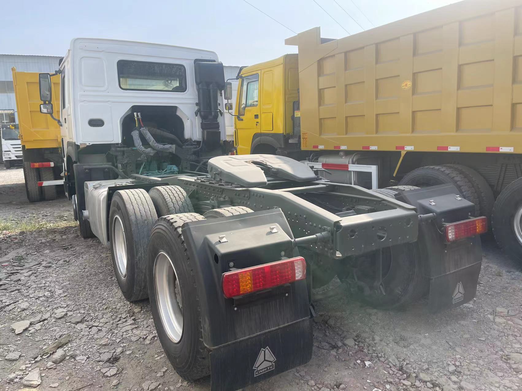 HOWO USED TRACTOR TRUCK 371HP