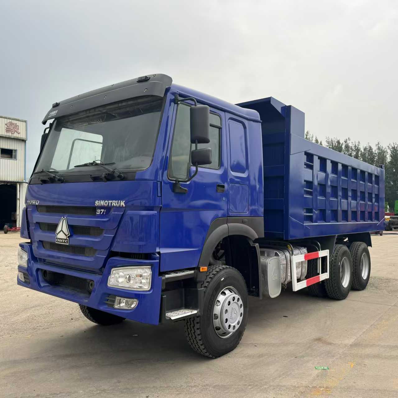 HOWO USED DUMP TRUCK 371HP