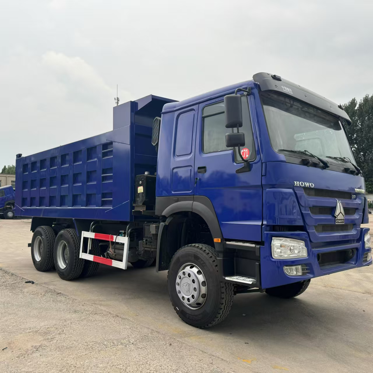 HOWO USED DUMP TRUCK 371HP