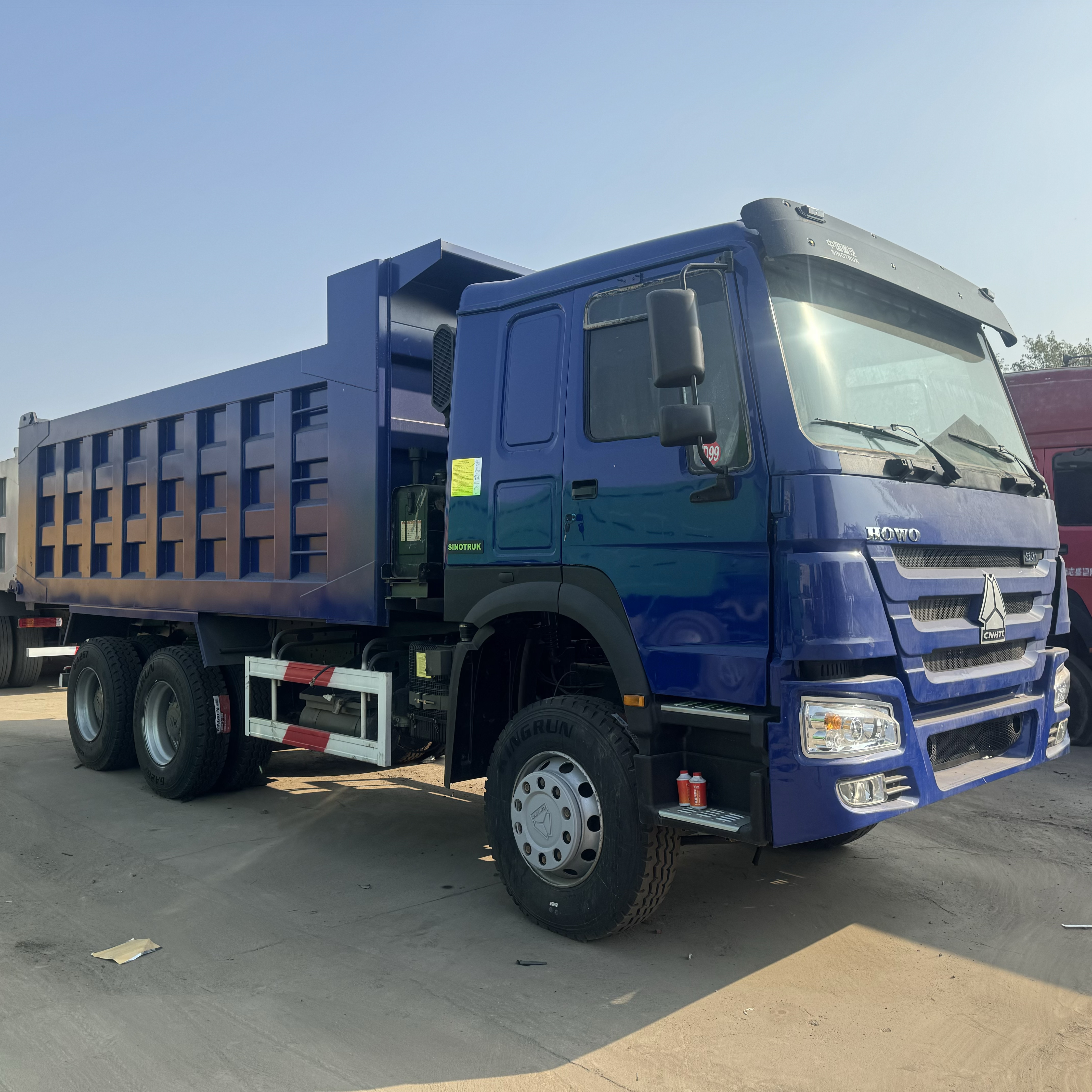 HOWO USED DUMP TRUCK 371HP