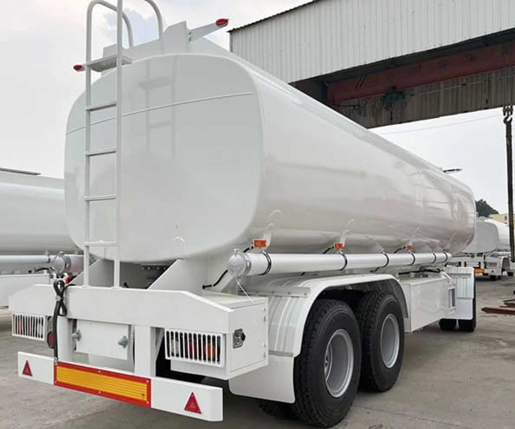 Hstar Customized Wholesale Price Fuel Oil Tank Superlink Liquid Full Trailer with Drawbar
