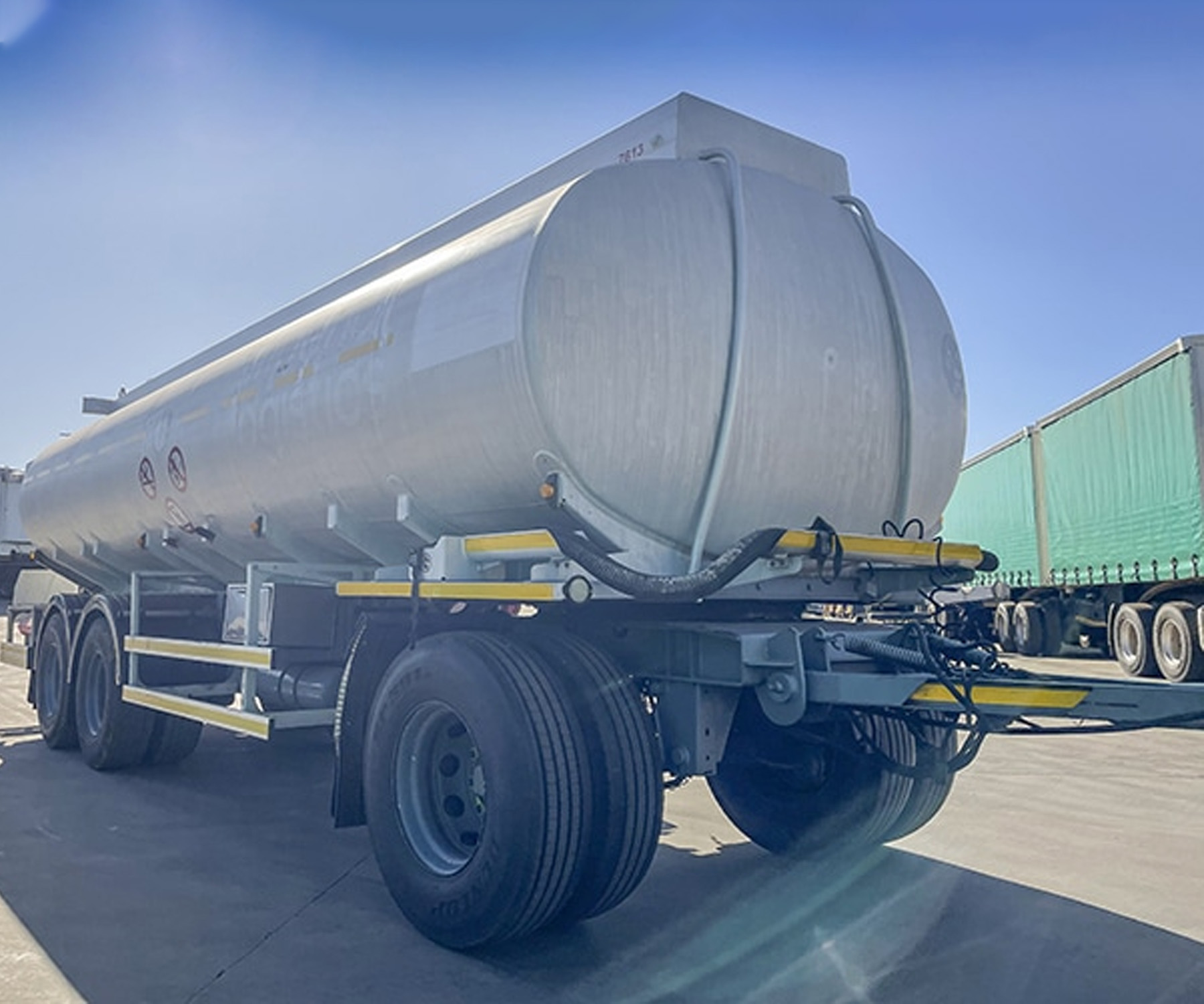 Hstar Customized Wholesale Price Fuel Oil Tank Superlink Liquid Full Trailer with Drawbar