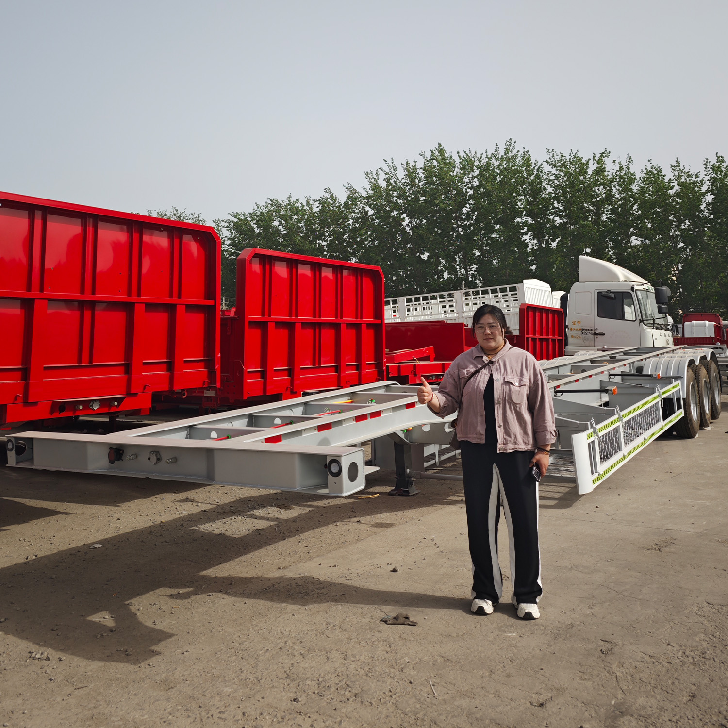 Sales Nancy inspected the skeleton semi-trailer was sent to Côte d'Ivoire with high standards