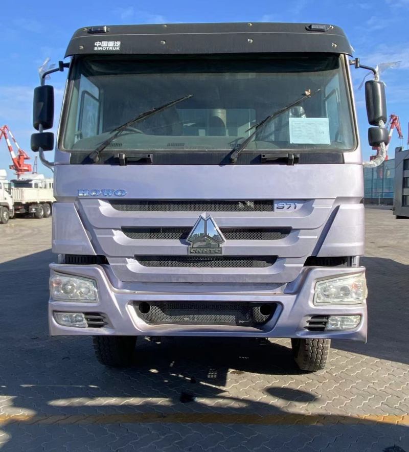 Sinotruk HOWO NX 6×4 Tractor Heads Depart for Ghana's Tema Port