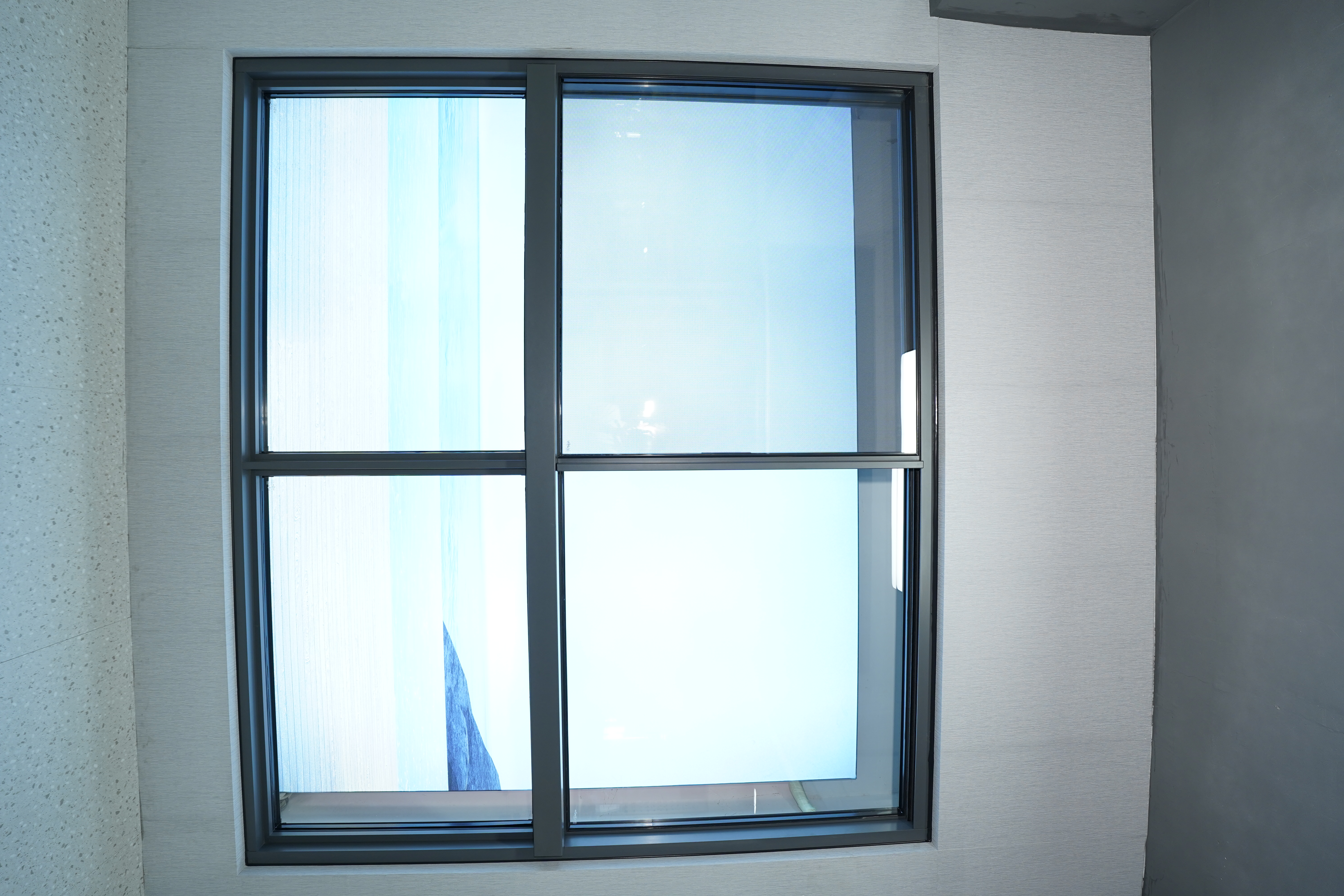 G108 -Sliding Window