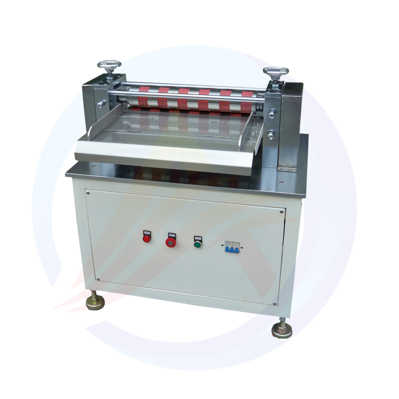 Machine de découpe semi-automatique d'électrodes de batterie