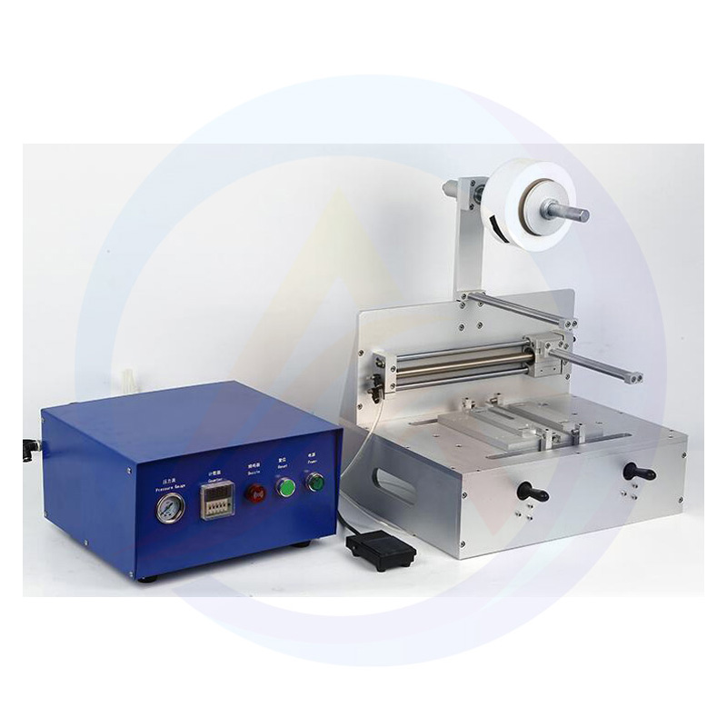 Machine d'empilage manuelle de cathodes et d'anodes de cellules de poche de batterie au lithium