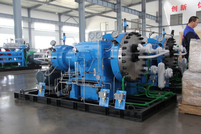 High pressure diaphragm compressor