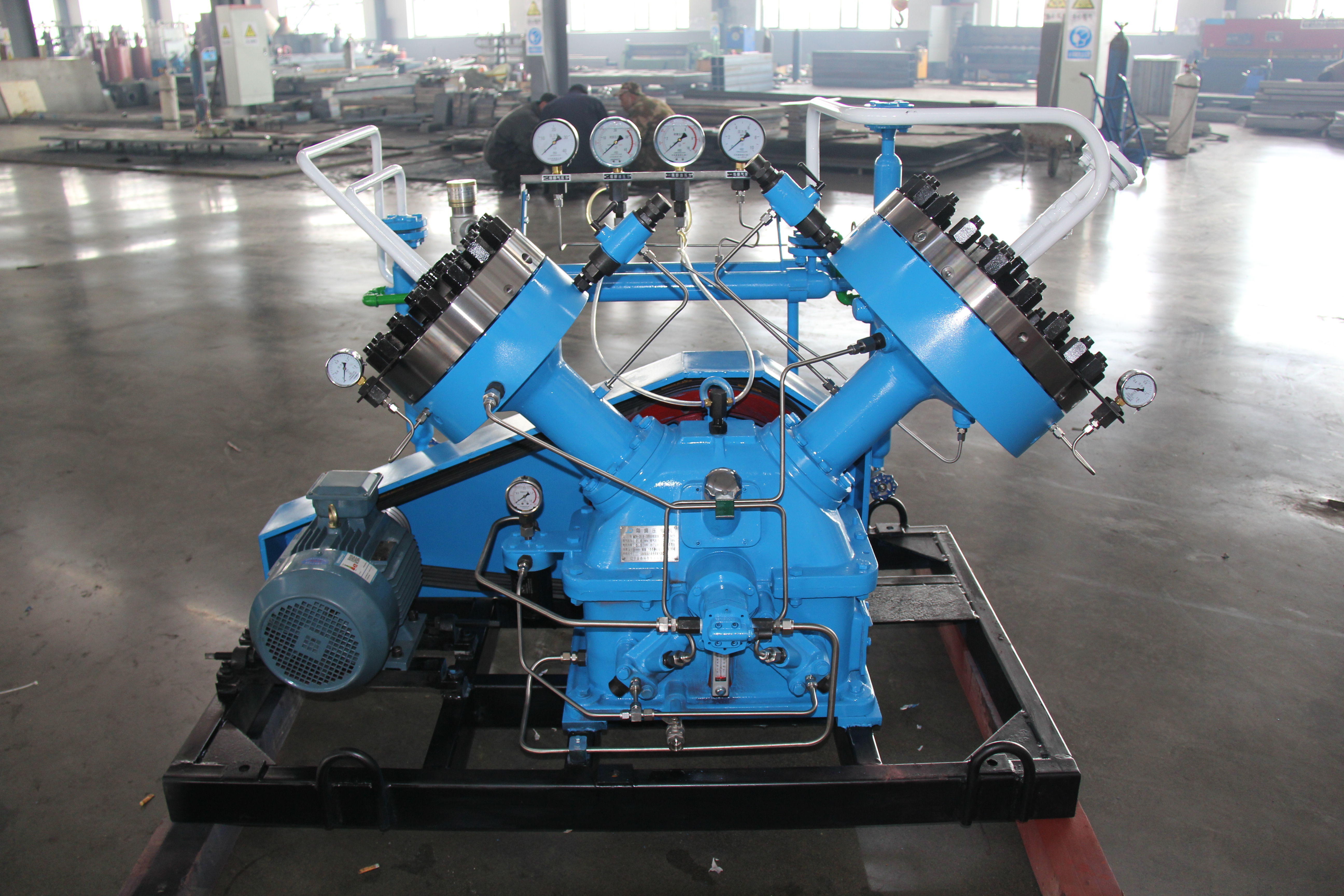 Heavy duty diaphragm compressor