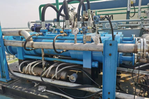 Equipamento de reforço de pistão hidráulico