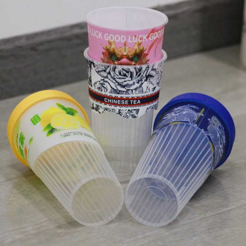 threaded plastic cup