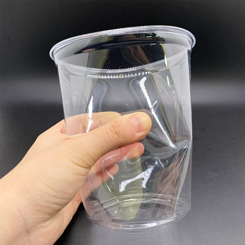 clear plastic cups