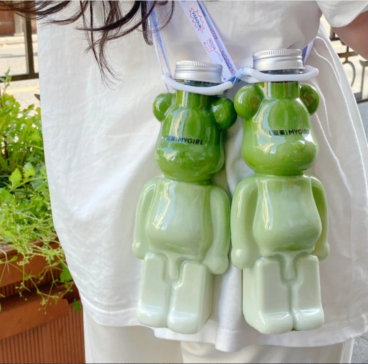 New fashion disposable PET juice bottel bear plastic bottle with cap