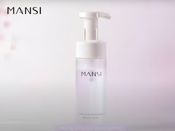 MANSI Amino Acid Cleansing Mousse, cleanses the skin and let it breathe freely.