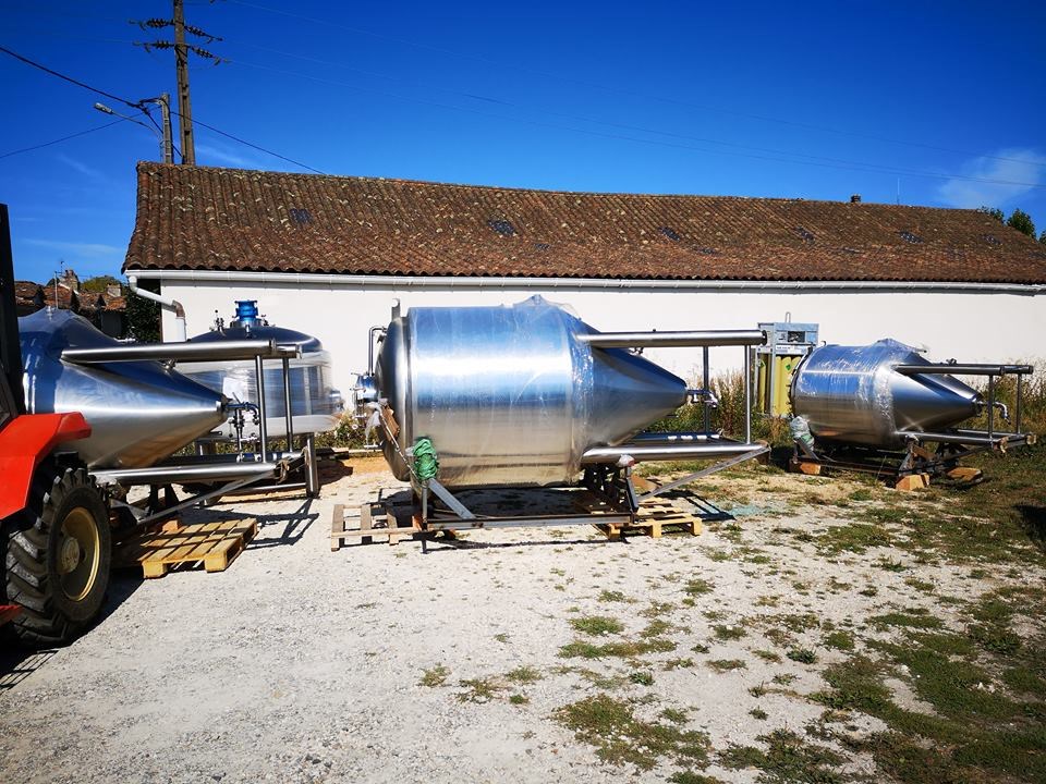 Equipamentos de cerveja francesa chegaram às instalações do cliente