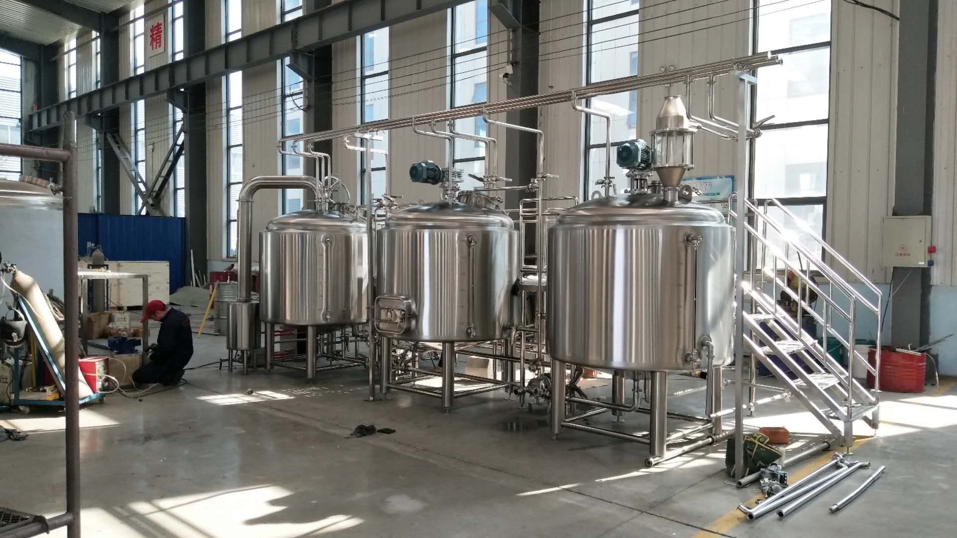 O equipamento de cerveja Tonsen é vendido para Chandigarh.