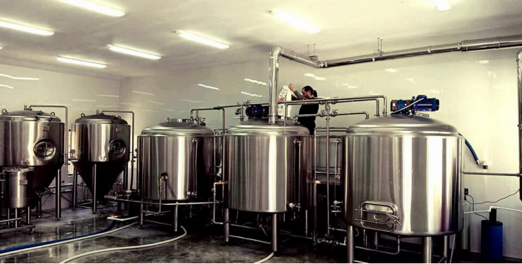 Commercial Beer Brewing Equipment