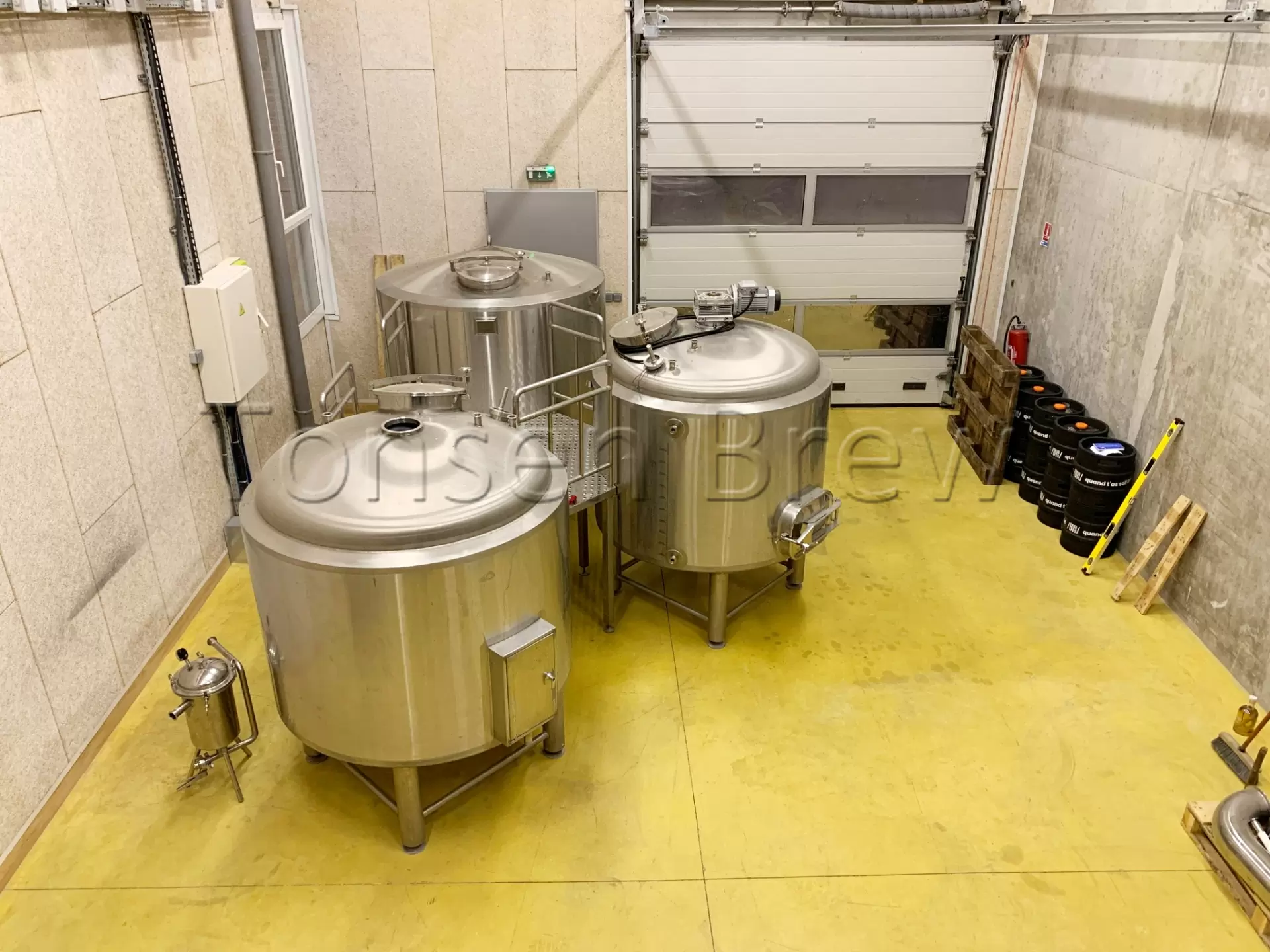 2000L Brewery na Europa, terminou a instilação. Fabricação e Fermentação, prove a cerveja