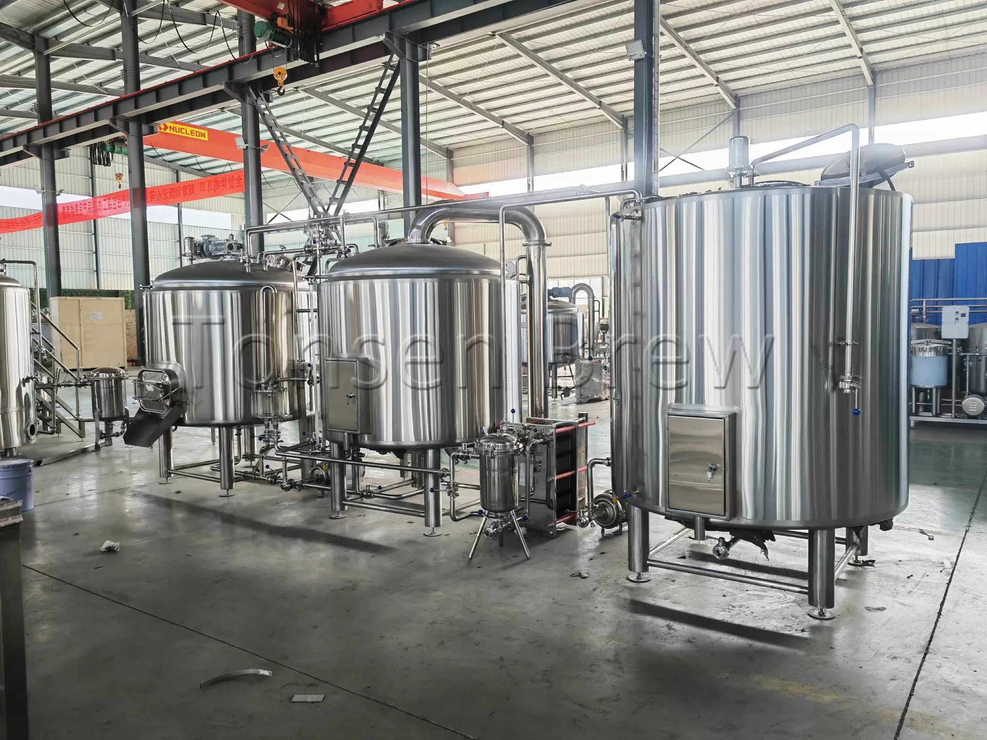 1000-литровое пивное оборудование отправлено во Францию