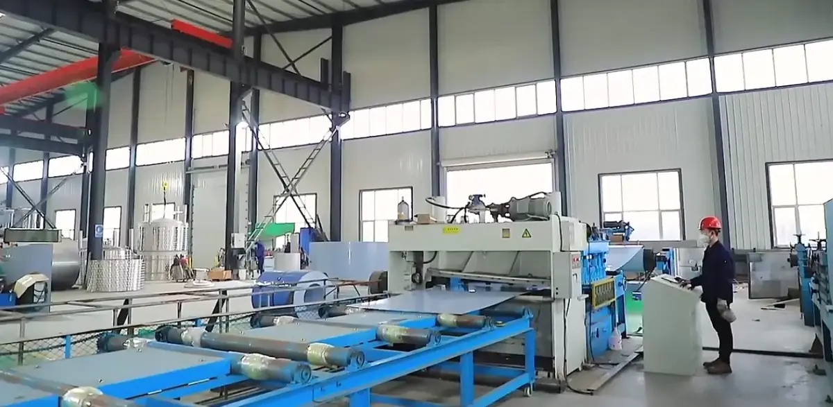 Следуйте за мной, чтобы увидеть пивоваренное оборудование ТонсенБрю
