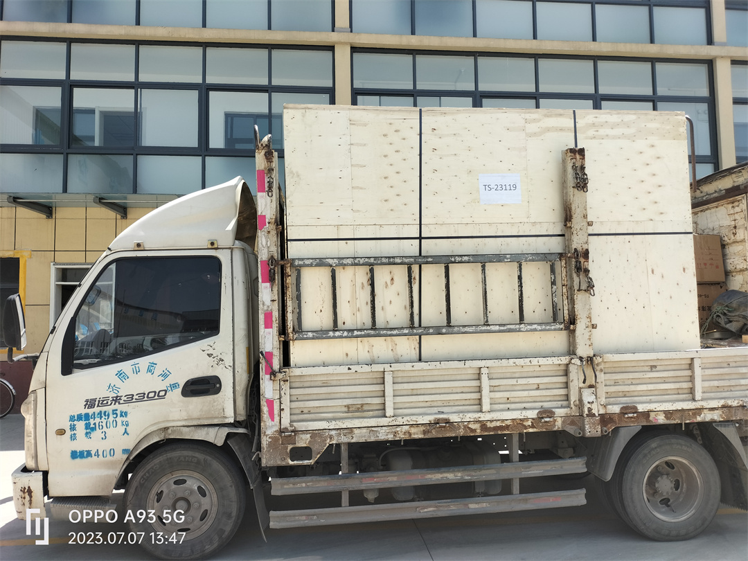 Отгружены 2000-литровый резервуар для брожения и 10-литровый резервуар для добавления хмеля!