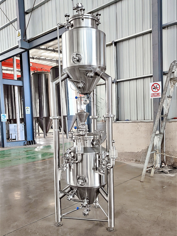 Работаете с тесным пространством? Мы можем изготовить эти штабелированные ферментеры по индивидуальному заказу.