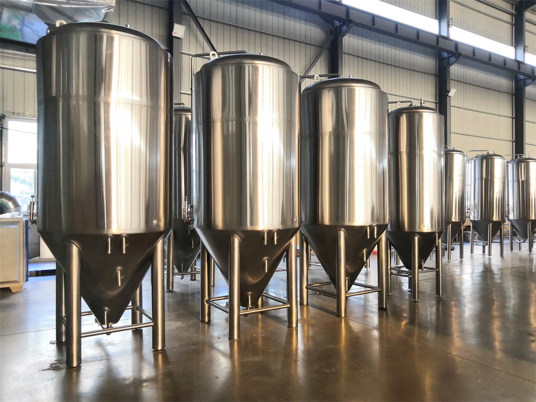 Spremnik za fermentaciju od 2000L je završen!