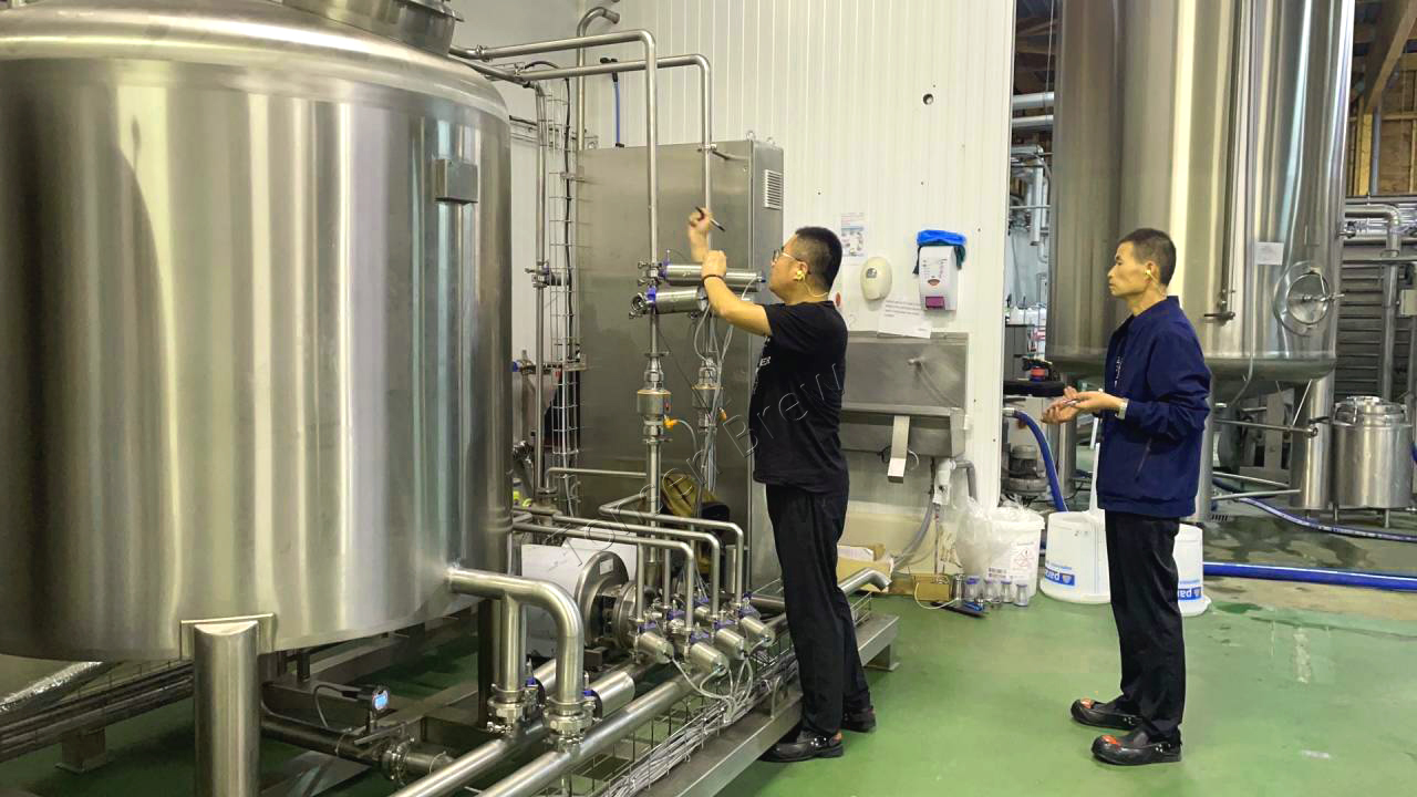 64000l fermentori & 2000L potpuno automatski CIP sustav za otklanjanje grešaka i uskoro će biti pušteni u upotrebu!