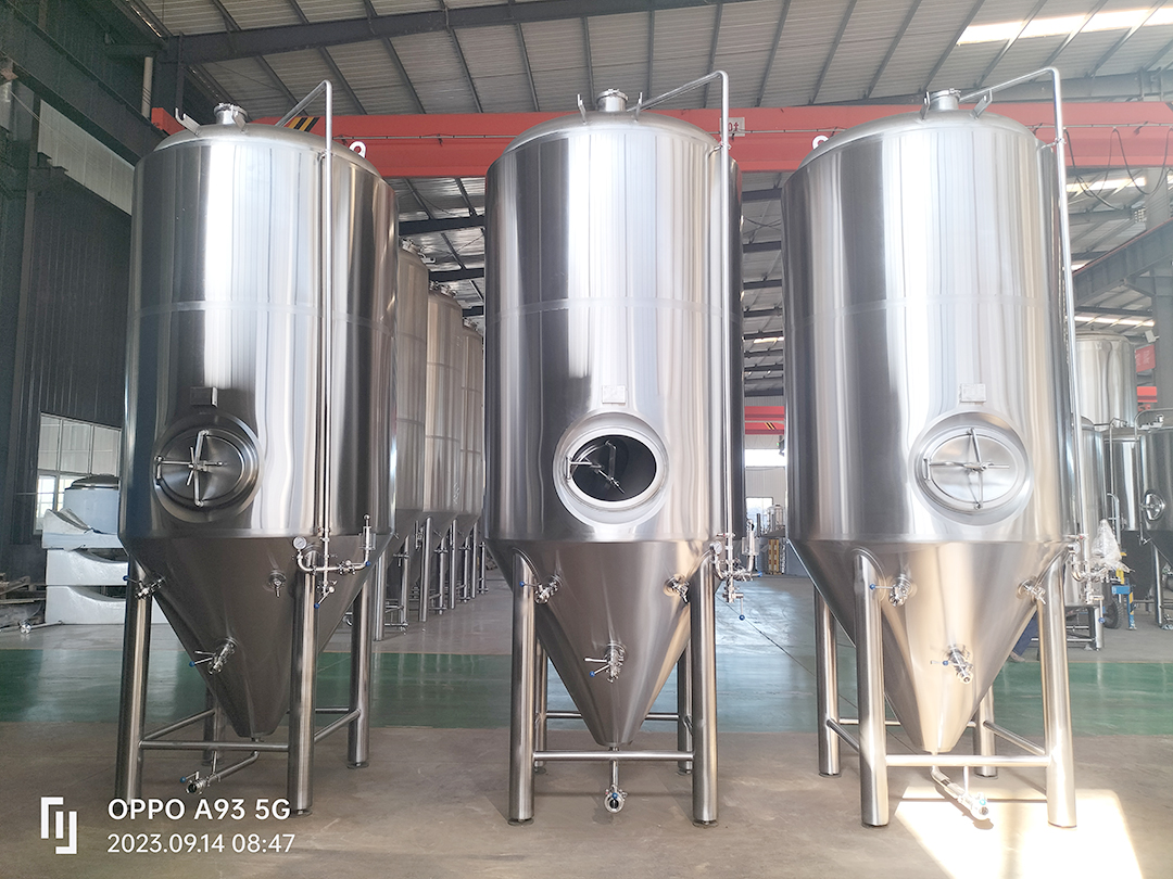 Proizvedeni su spremnici za fermentaciju piva od 3200L i uskoro će biti isporučeni u UK