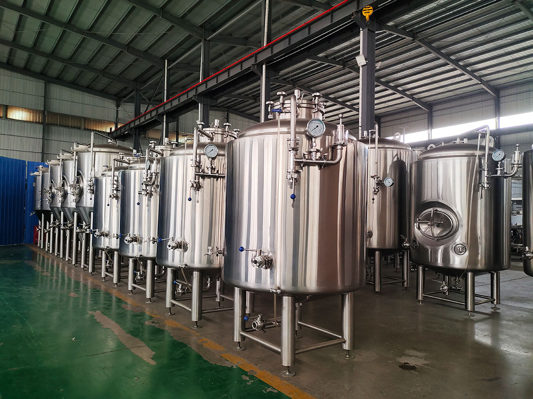 500L 1000L 2000L 発酵タンク、ブライトタンク在庫ございます。