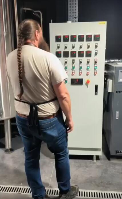 Viene installato un nuovo birrificio in Francia!! Aspetto con ansia altre birre, saluti~!