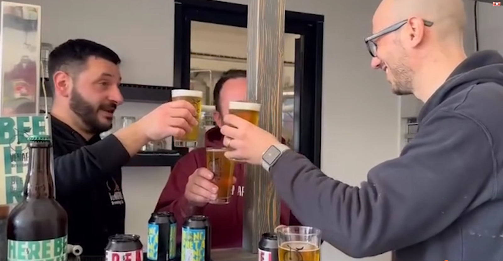 May your brewery prosper! Drinking Italian craft beer，Cheers