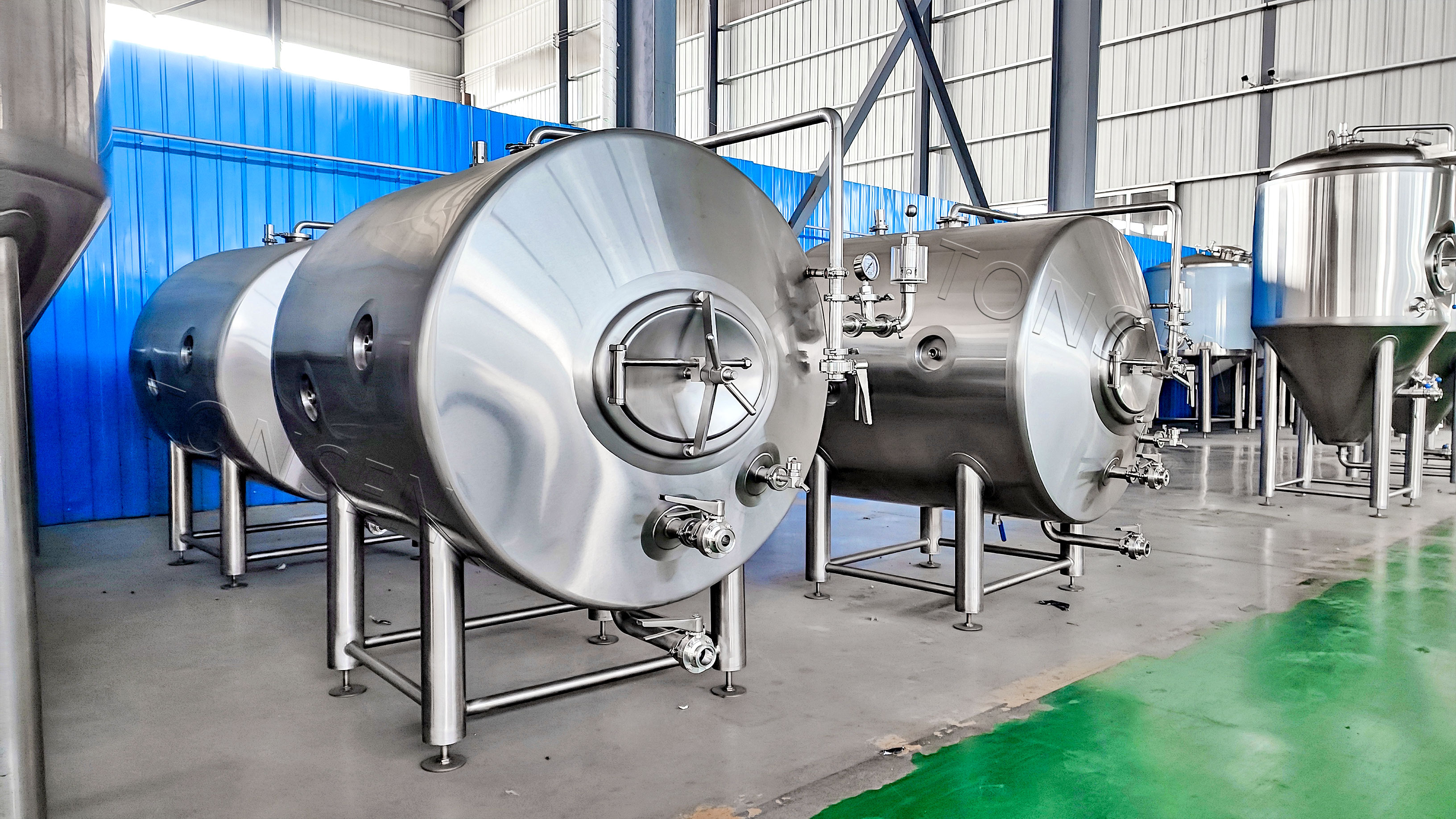 horizontal bright tanks