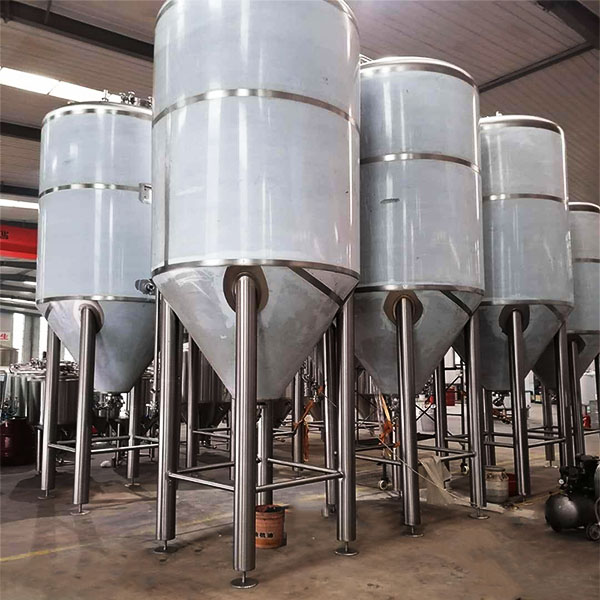 What is the difference between a wine fermentation tank and a beer fermentation tank?