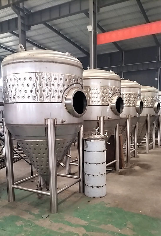 Quel équipement les brasseurs utilisent-ils ? Guide complet des équipements de brassage modernes