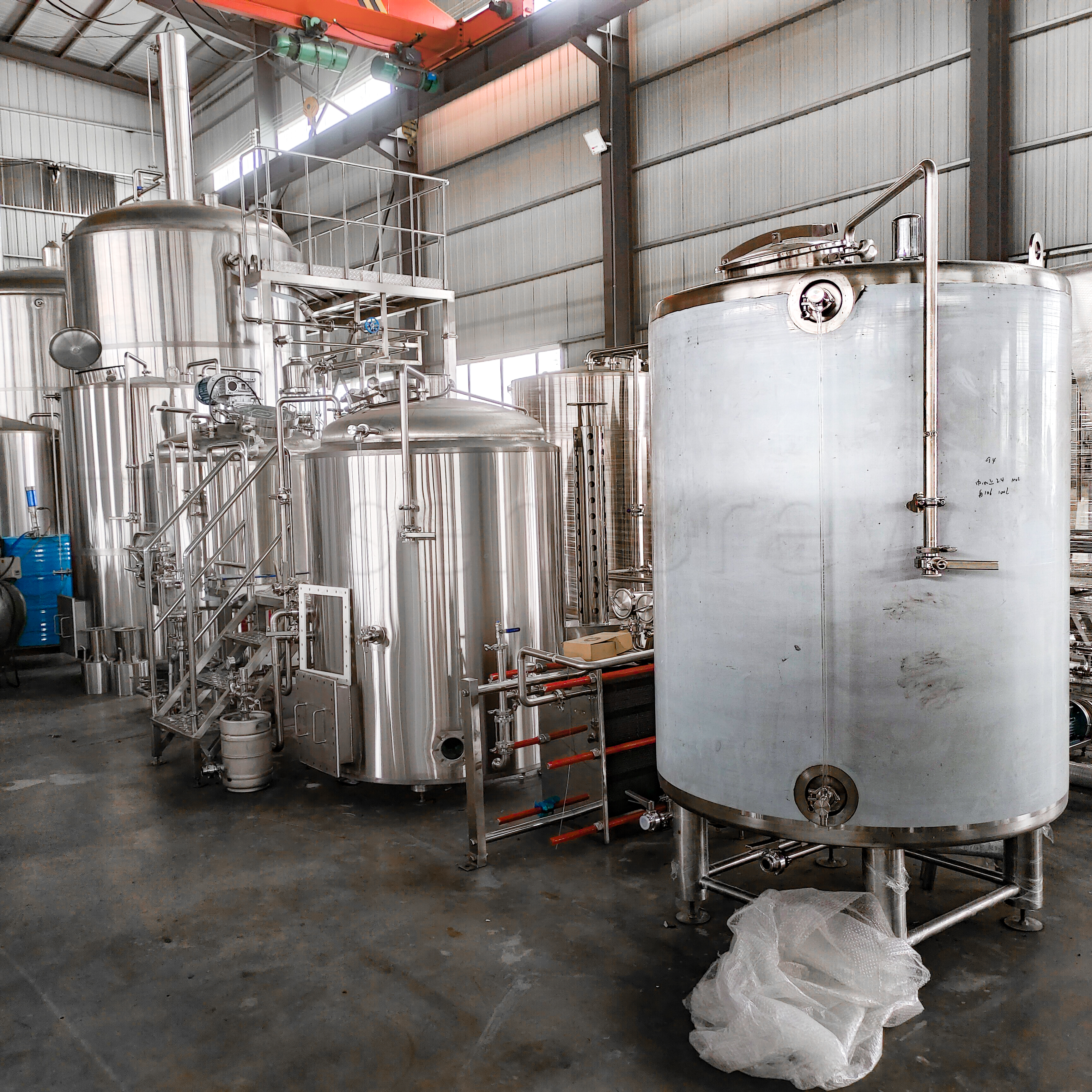 Instalação de Equipamentos de Cervejaria e Peças Essenciais para Produção de Cerveja