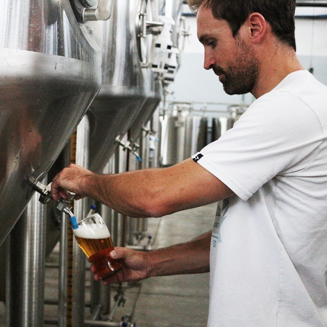 O fabricante de equipamentos de fabricação de cerveja Tonsen organiza uma calorosa festa de aniversário para seus colaboradores