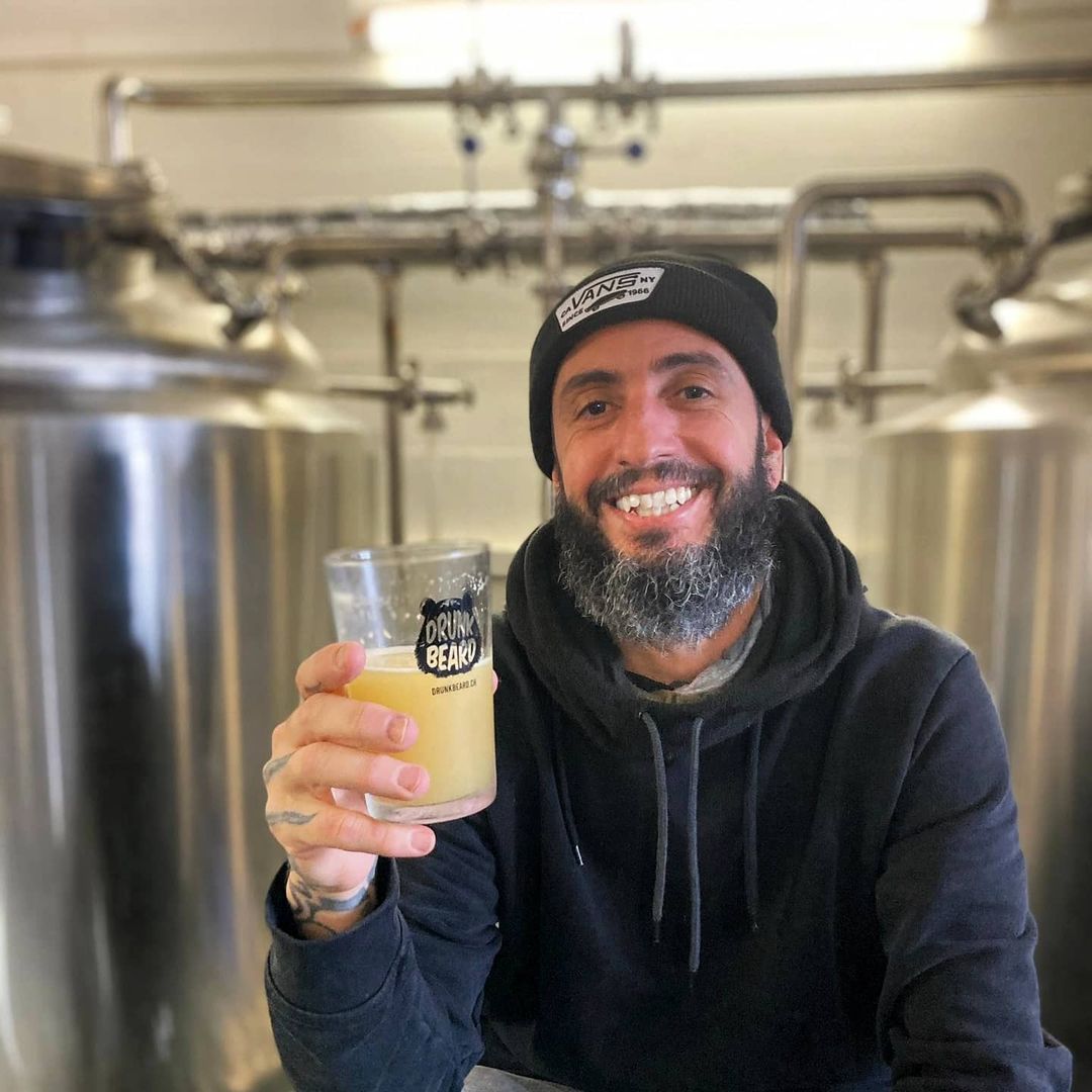 El fabricante de equipos de elaboración de cerveza Tonsen organiza una cálida fiesta de cumpleaños para sus empleados