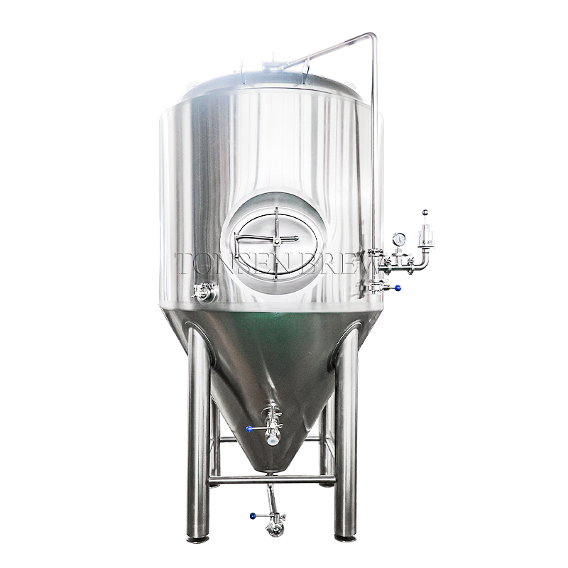 Ouverture supérieure vs Ouverture latérale sur les cuves de fermentation : Quelle est la vraie différence ?