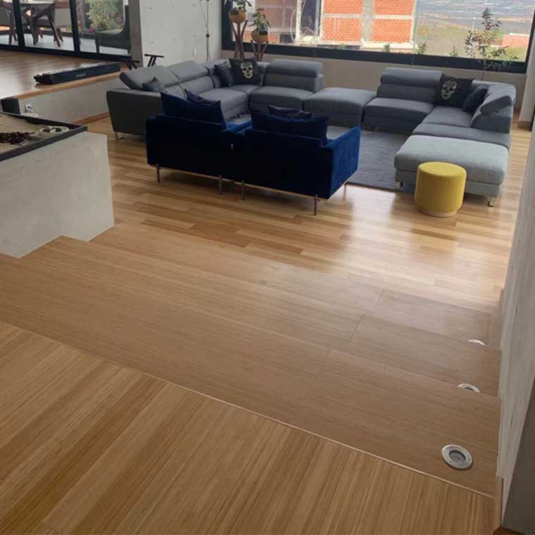 Parquet d'intérieur en bambou massif imperméable et résistant à l'eau