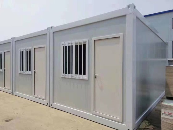 Earthquake resistance house feature