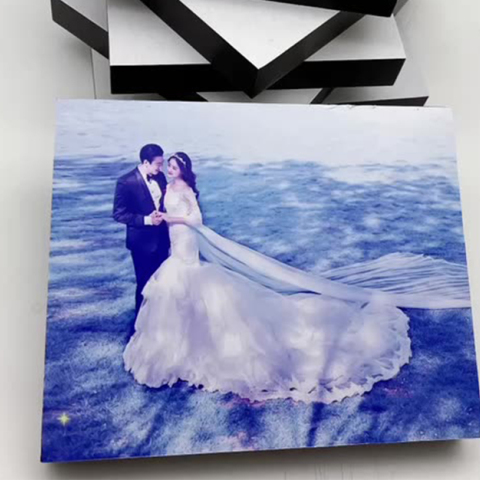 Elegancka i wszechstronna ramka na kolaż na biurko z ramką